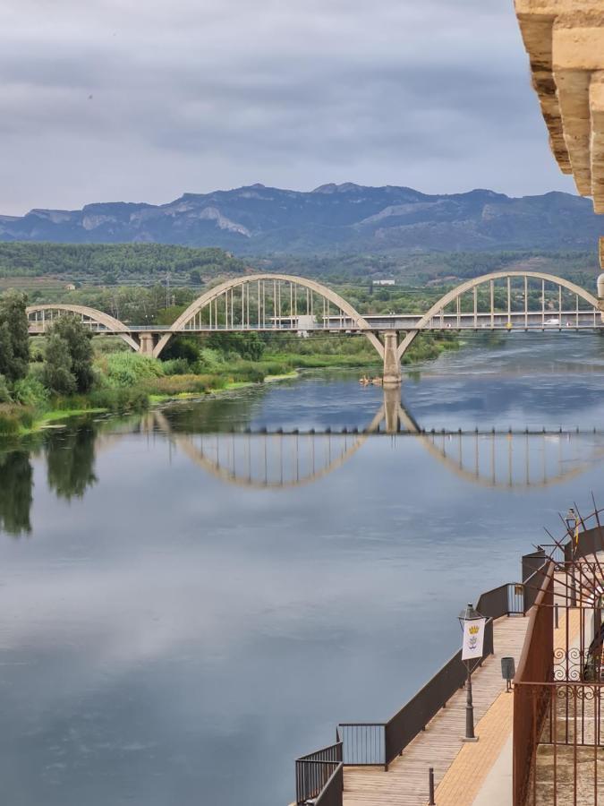River Ebro Apartments Mora d'Ebre Eksteriør billede
