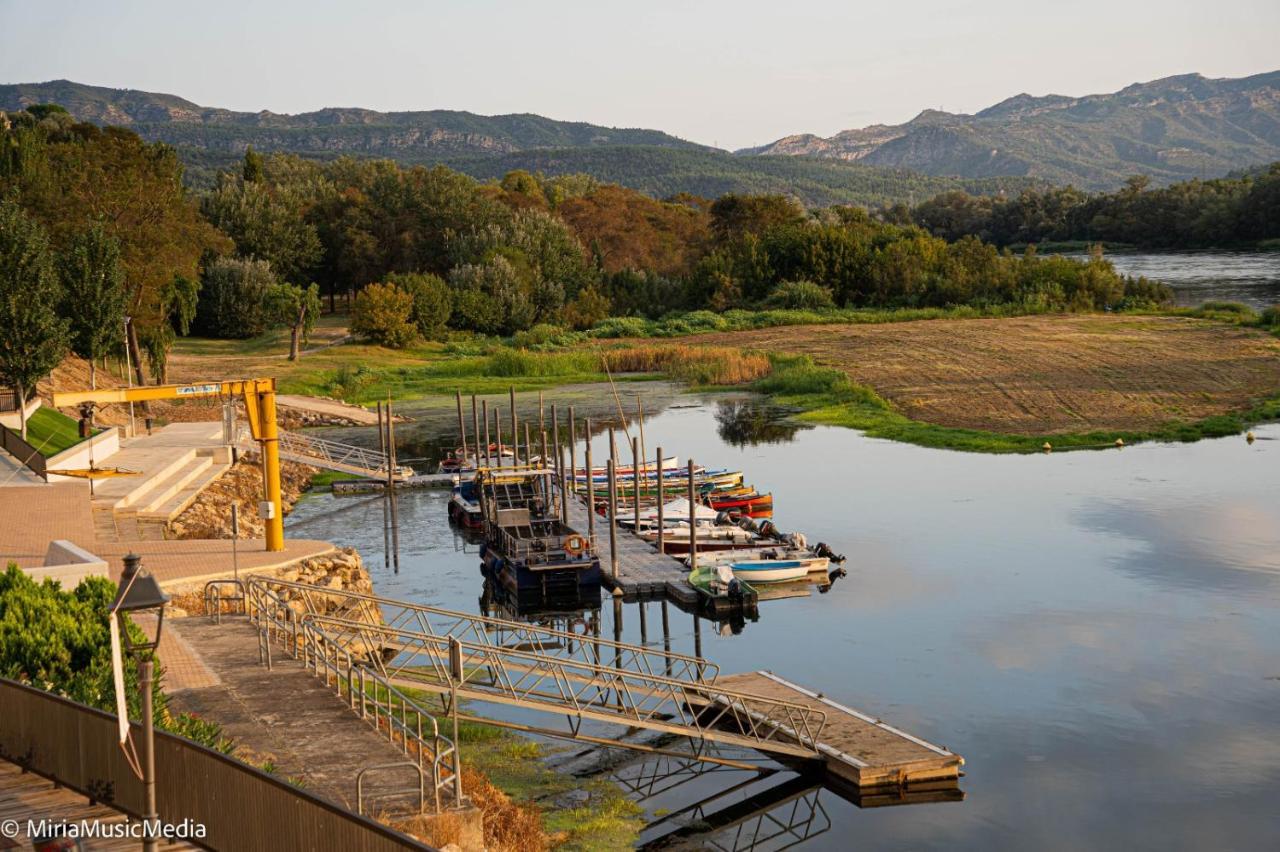 River Ebro Apartments Mora d'Ebre Eksteriør billede